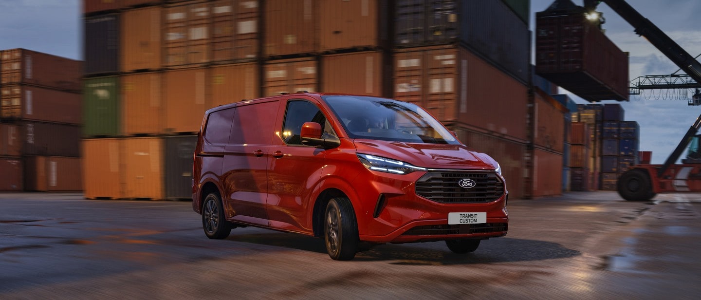 Ford Transit Custom PHEV driving in city 