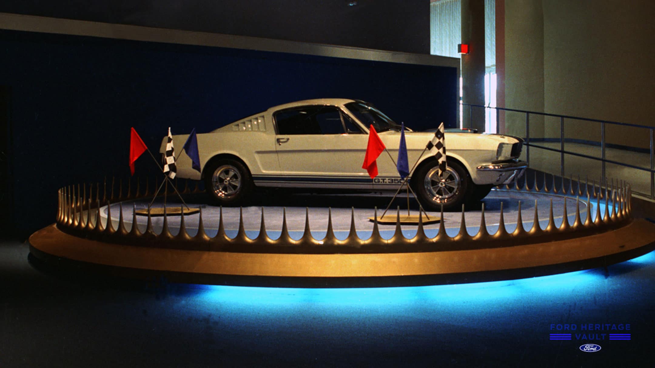 Charles Keresztes sculpts Mustang ii logo