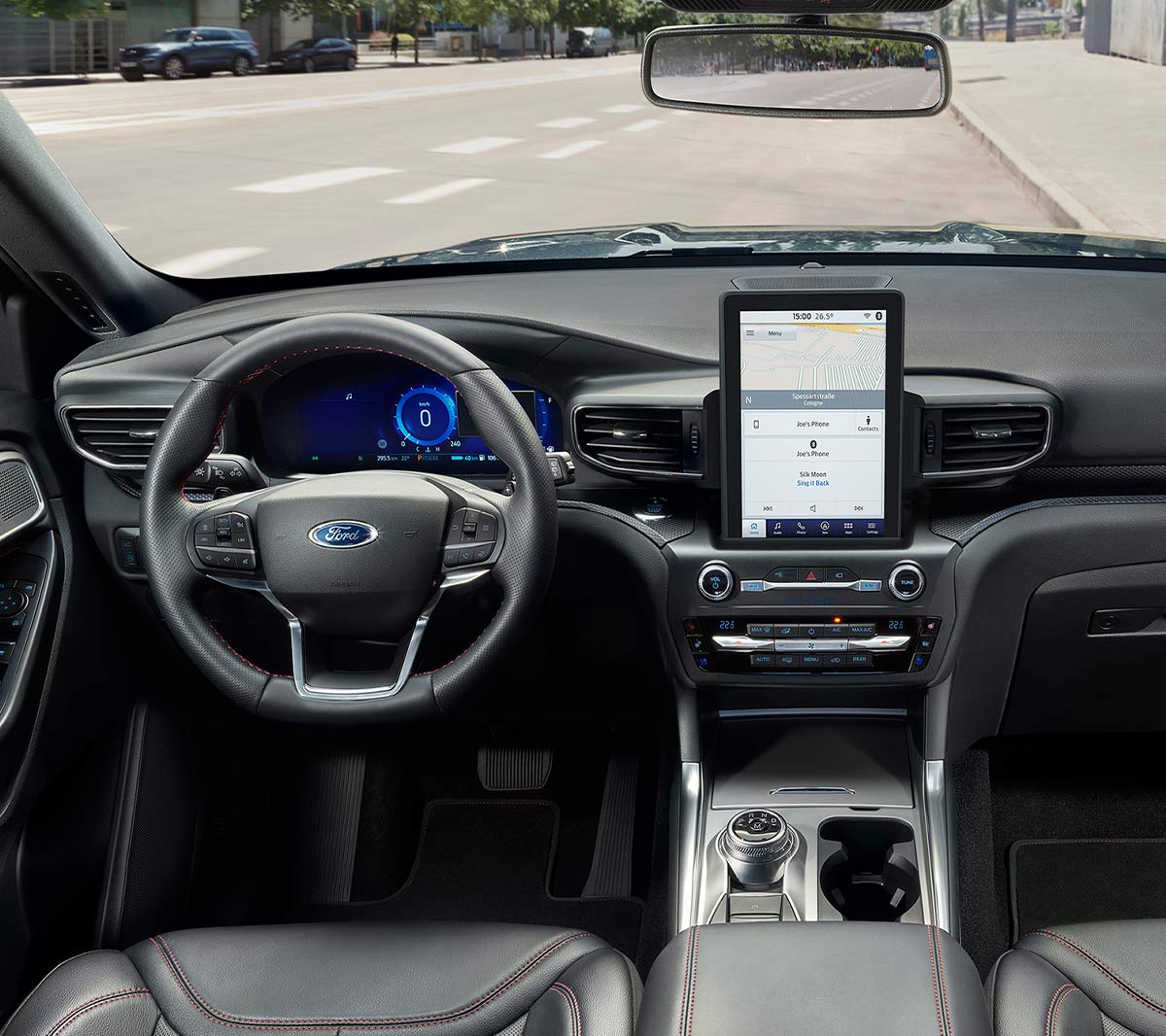 Wnętrze Forda Explorer – przednie fotele, deska rozdzielcza, ekran dotykowy systemu SYNC