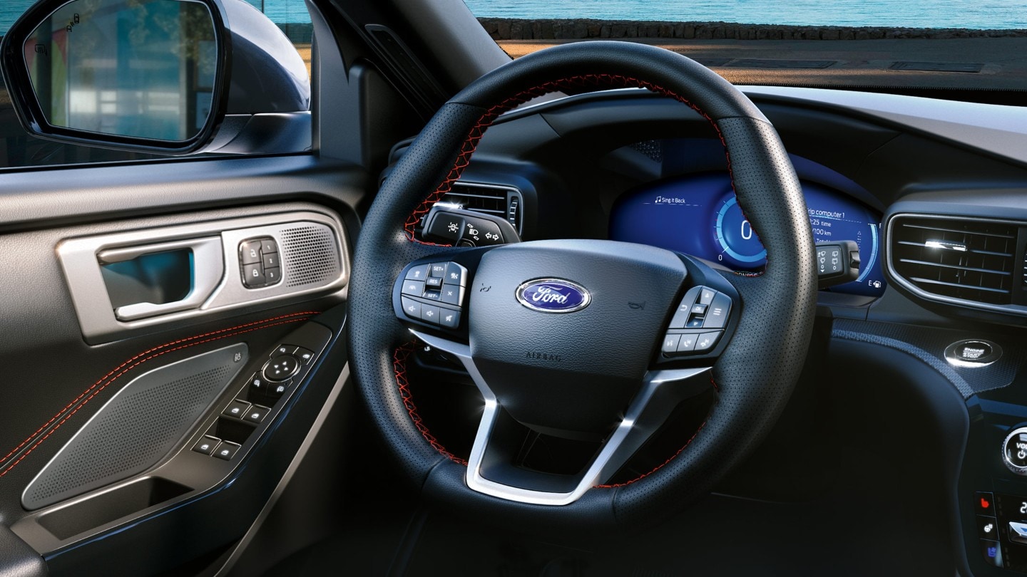 Wnętrze Forda Explorer - podgrzewana kierownica