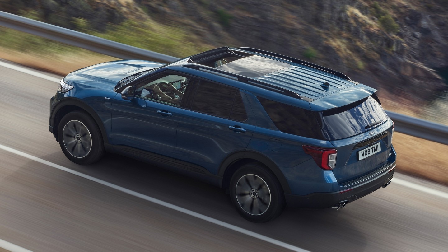 Ford Explorer viewed from above to show roof rails