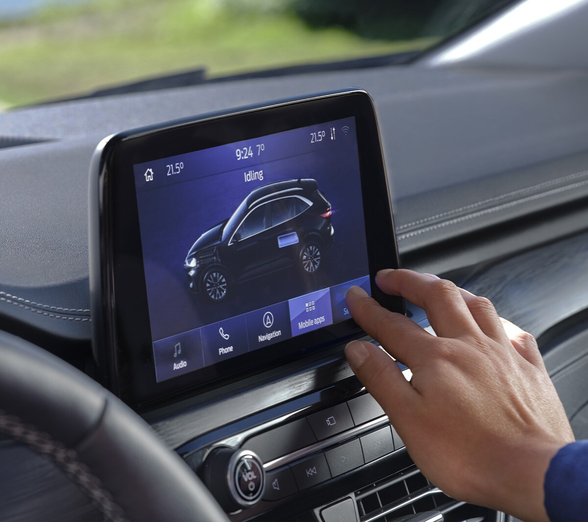 Wnętrze nowego Forda Kuga z ekranem dotykowym LCD 