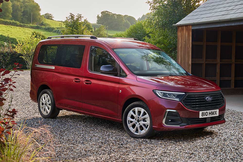 Ford Tourneo Connect – widok z przodu z profilu (3/4)