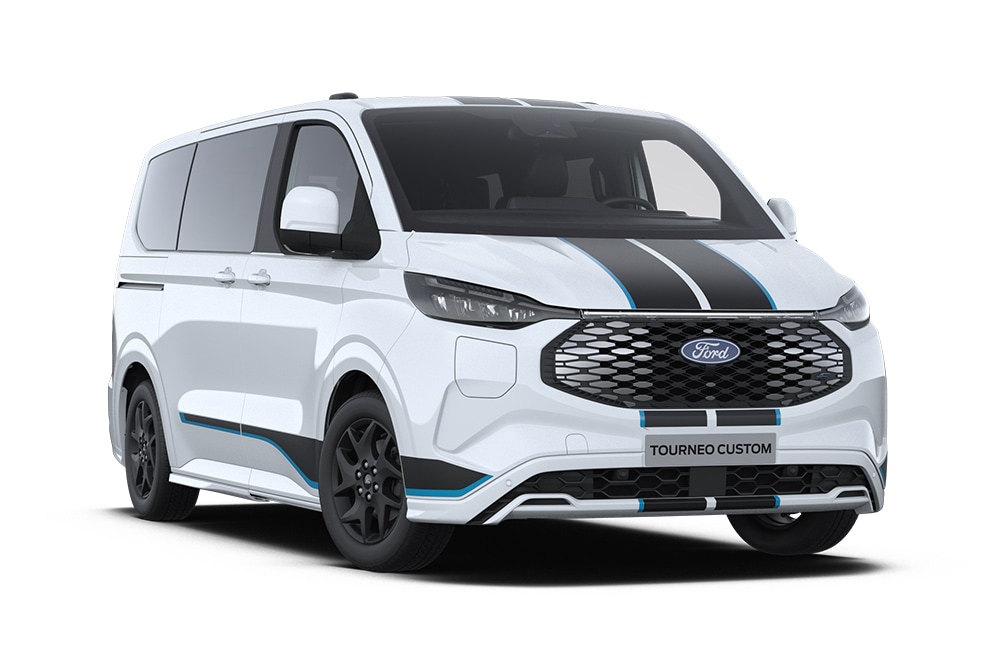 Widok z przodu z lewej strony na białego Forda E-Tourneo Custom Sport.