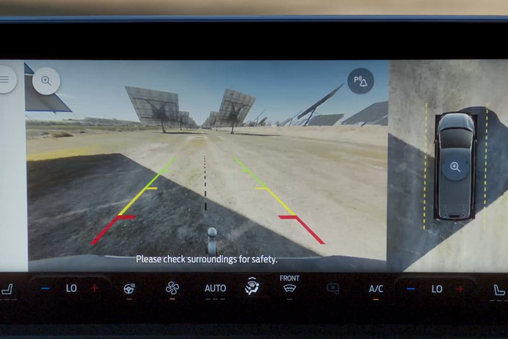 360 degree camera view of the All-New Tourneo Custom 