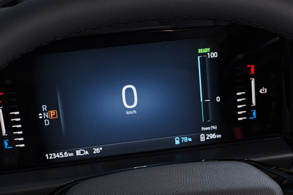 Digital instrument cluster screen of the All-New Tourneo Custom 
