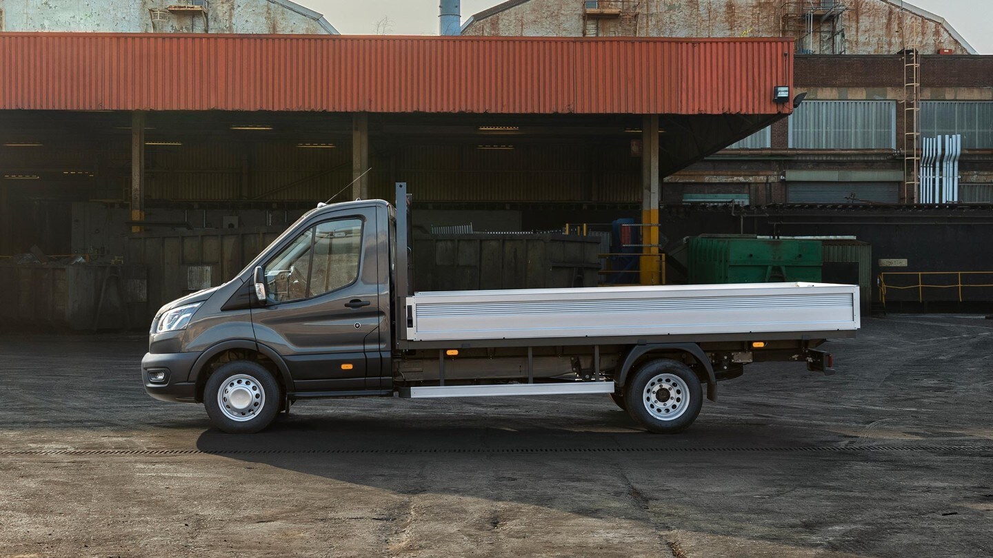 Ford Transit podwozie z pojedynczą kabiną.